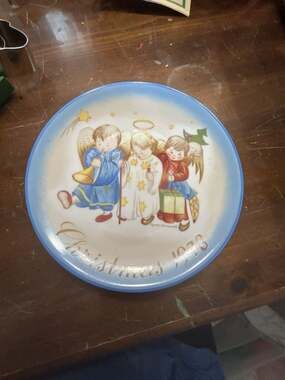 Vintage 1978 Schmid Heavenly Trio Christmas Collector Plate by Sister Berta Humm